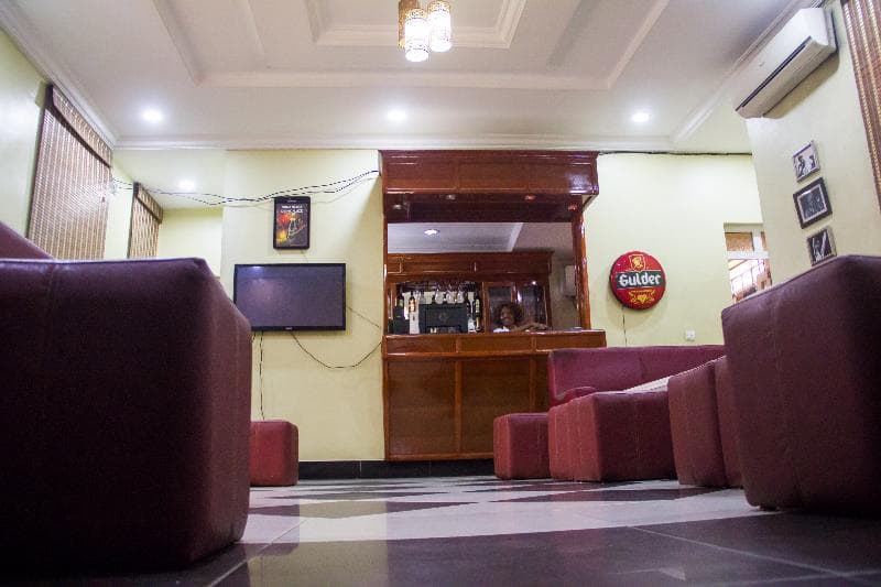Rita’S Events & Suites 3