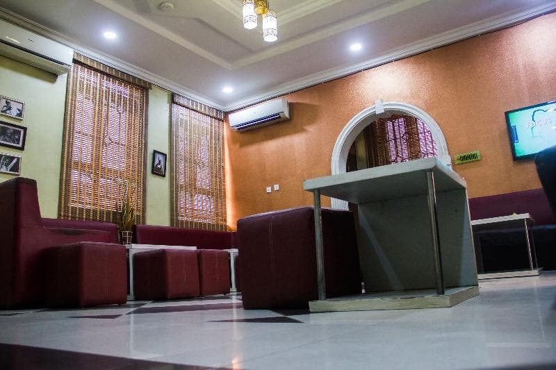 Rita’S Events & Suites 5