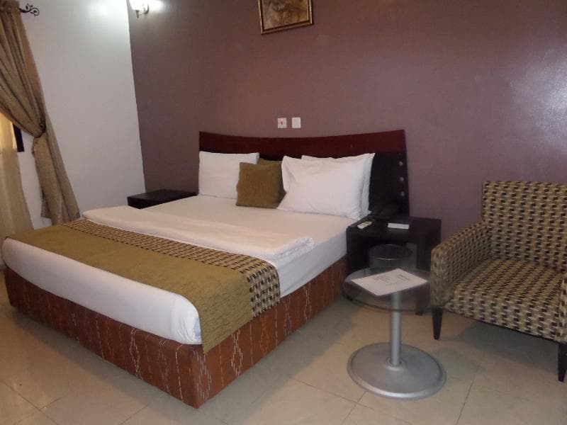 Suru Express Hotel 5