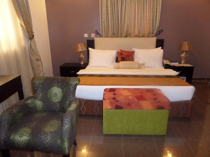 Suru Express Hotel 3