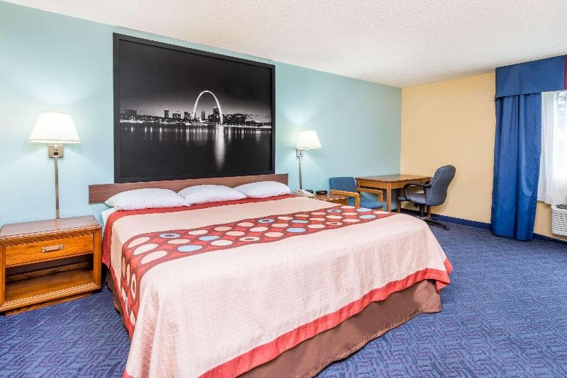 Super 8 by Wyndham O'Fallon 5