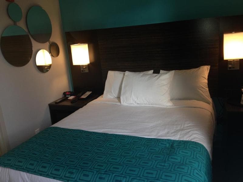Howard Johnson By Wyndham Brooklyn main