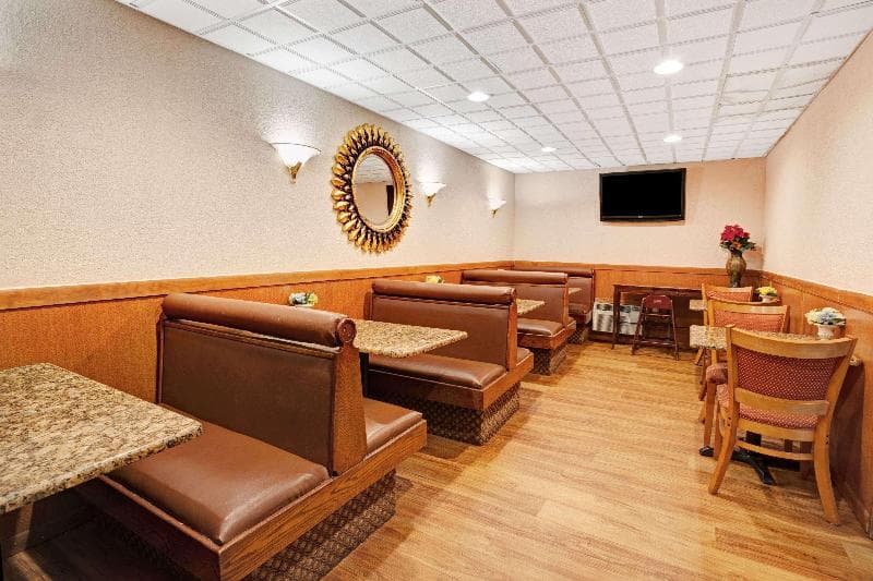 Days Inn By Wyndham Ann Arbor 3