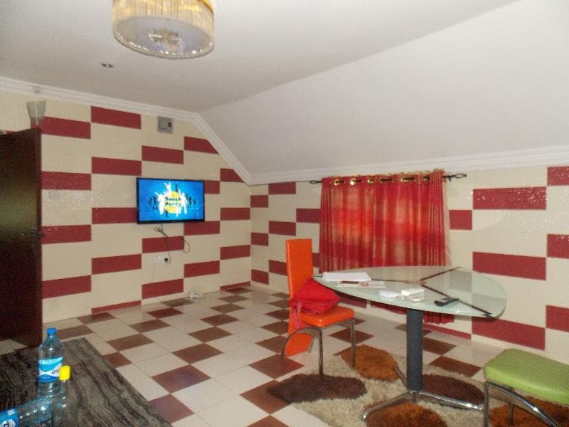Vic James Apartments 3