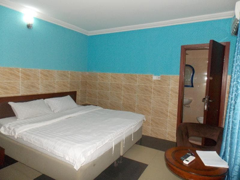 Vic James Apartments 4