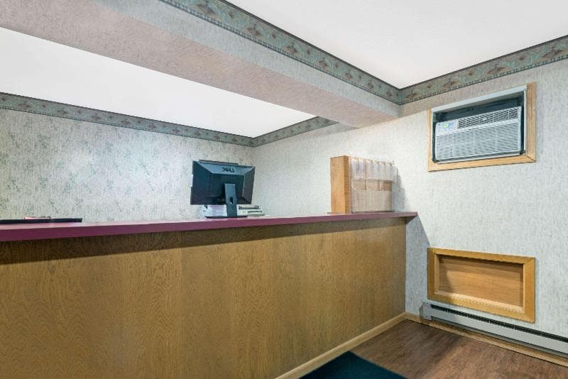 Super 8 By Wyndham Milbank 4