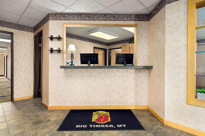 Super 8 By Wyndham Big Timber 5