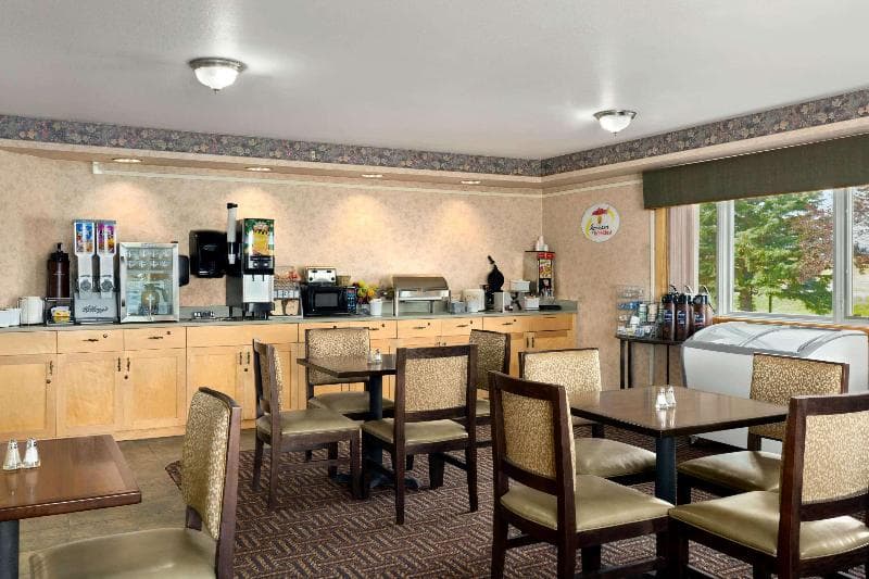 Super 8 By Wyndham Big Timber 2