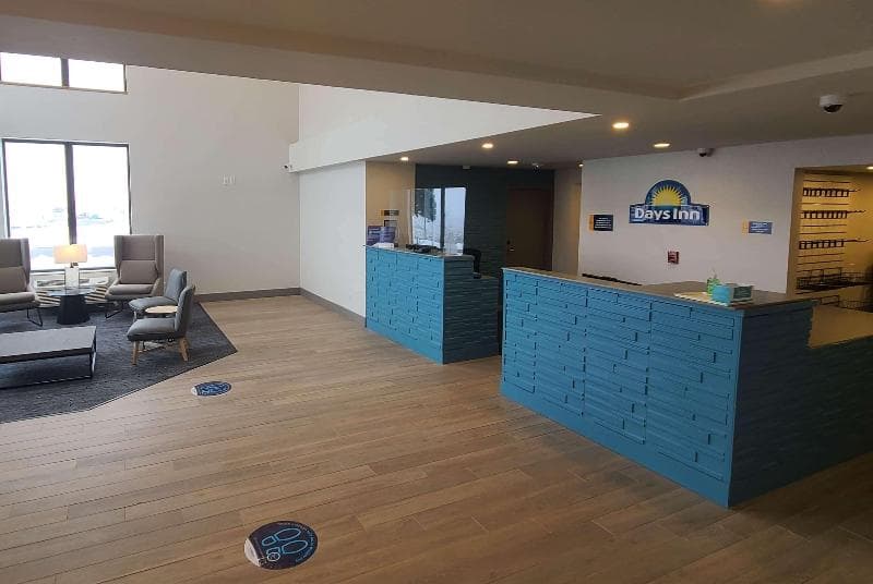 Days Inn By Wyndham Johnson Creek 5