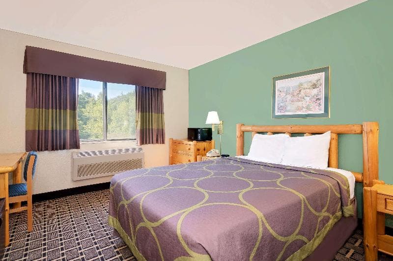 Super 8 By Wyndham Cloquet photo 1