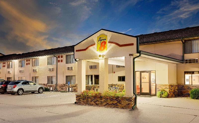 Super 8 by Wyndham St. James 4
