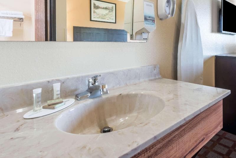 Super 8 By Wyndham Higginsville 4