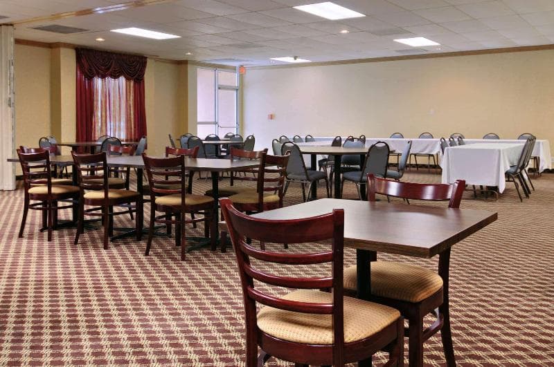 Days Inn By Wyndham Conneaut photo 1