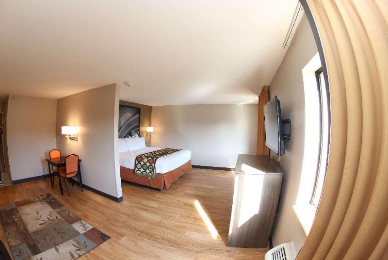 Super 8 By Wyndham Portsmouth 2