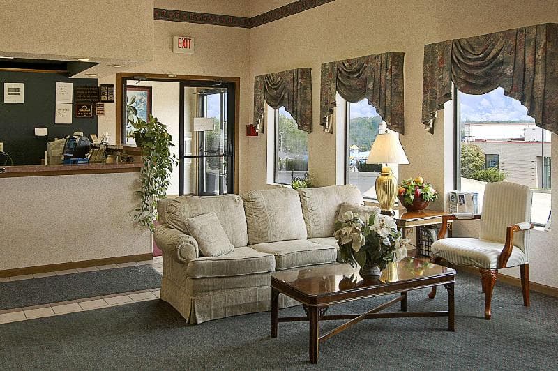 Days Inn By Wyndham Hillsboro 2