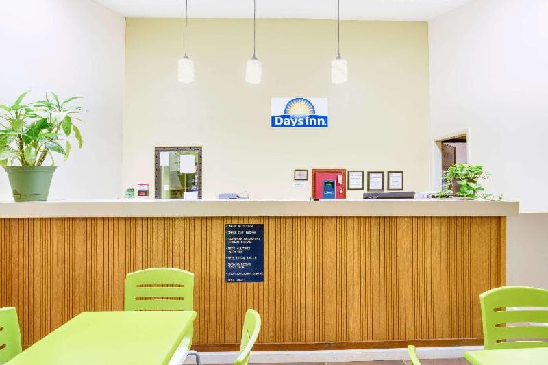Days Inn By Wyndham Athens 3