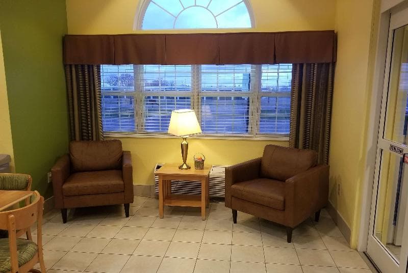 Microtel Inn & Suites by Wyndham Delphos 5