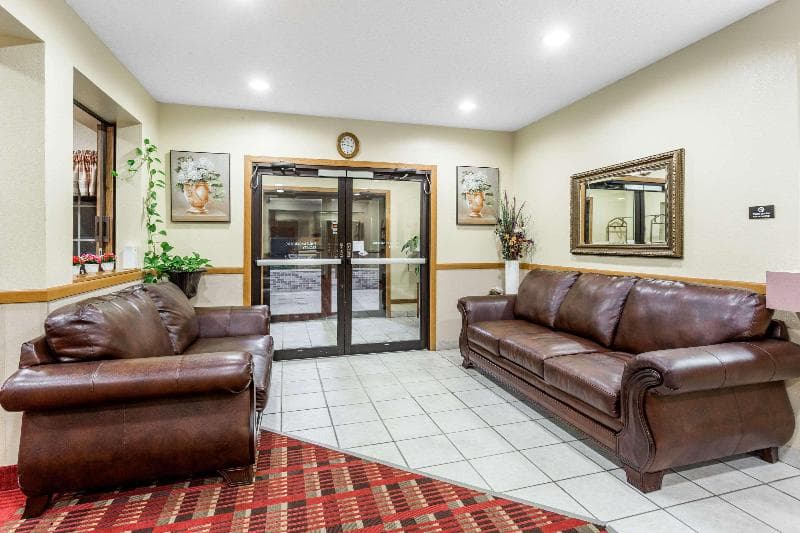 Super 8 By Wyndham Osage 4