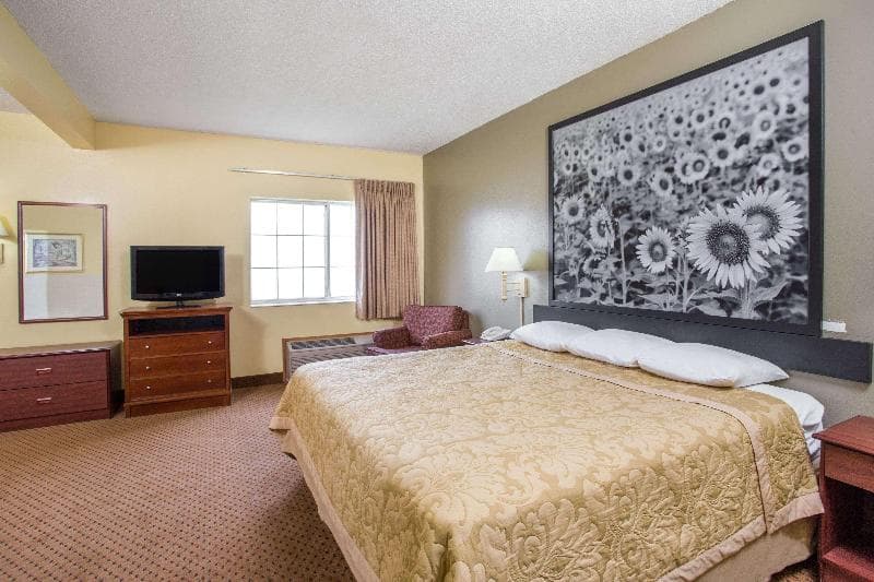 Super 8 By Wyndham Osage 2