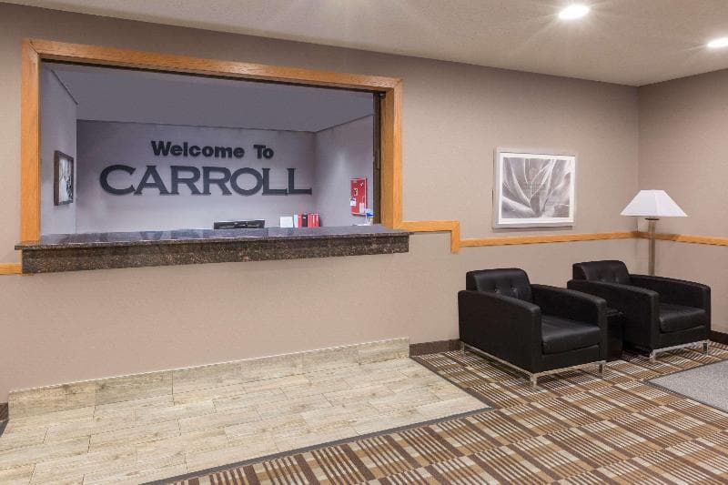 Super 8 by Wyndham Carroll/East 4