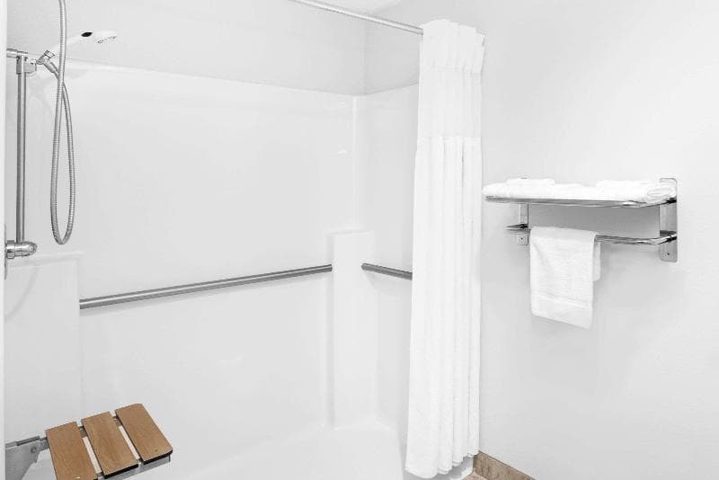 Days Inn By Wyndham Carroll 3
