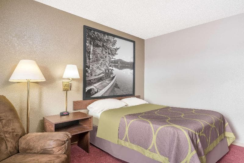 Super 8 By Wyndham Little Falls 2