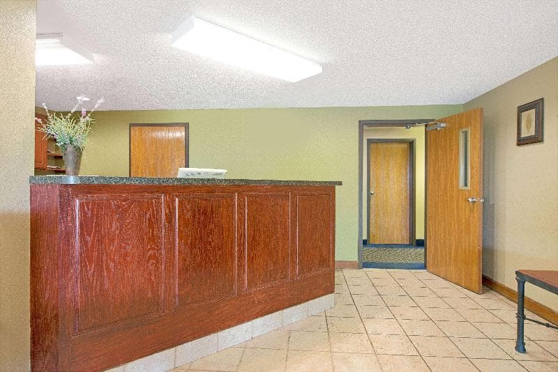 Super 8 By Wyndham St. Clair Mo 3
