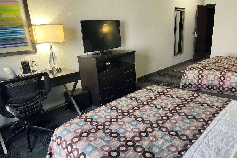 Days Inn By Wyndham Alva 2