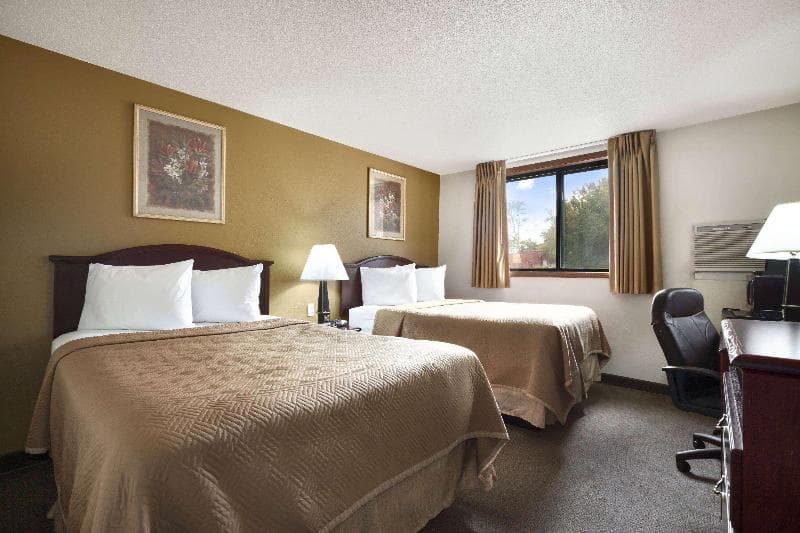 Travelodge By Wyndham La Porte/Michigan City Area photo 1