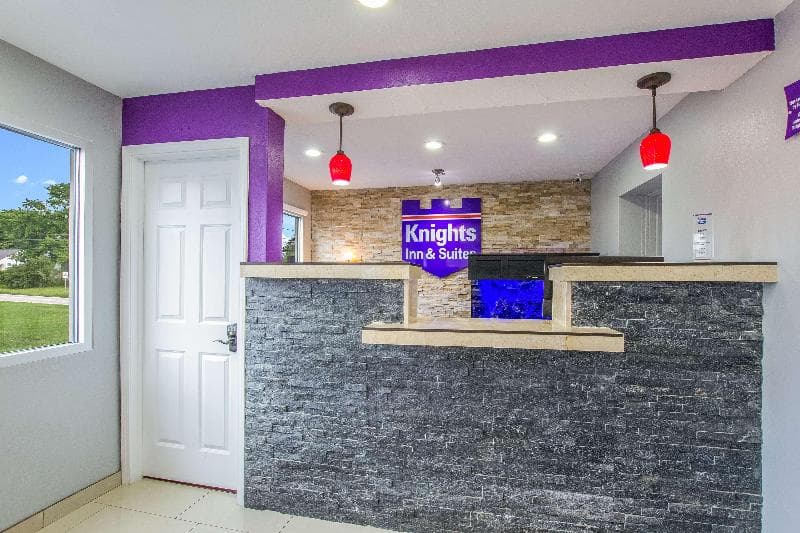 Knights Inn & Suites Salem 3