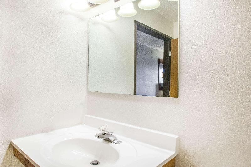 Super 8 By Wyndham West Branch 3