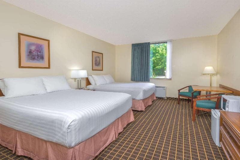 Howard Johnson By Wyndham Tillsonburg 3