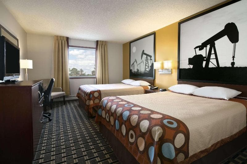 Super 8 By Wyndham Fox Creek photo 1