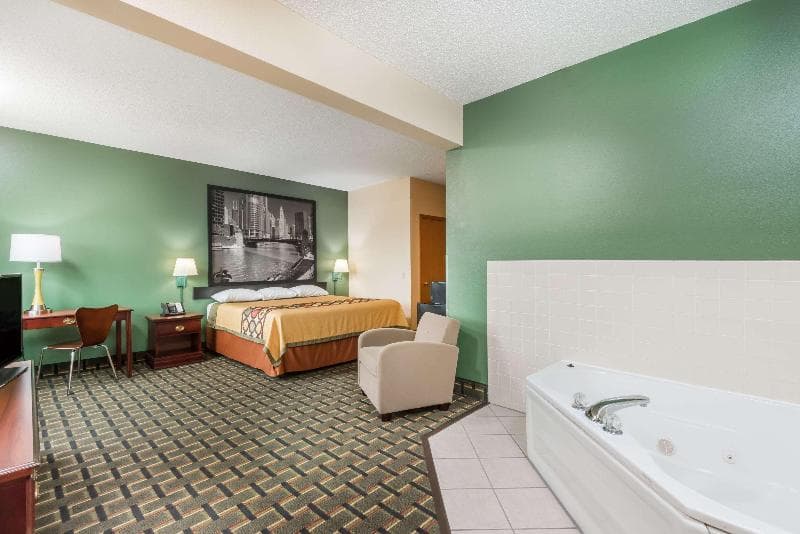 Super 8 By Wyndham Mount Carmel 2