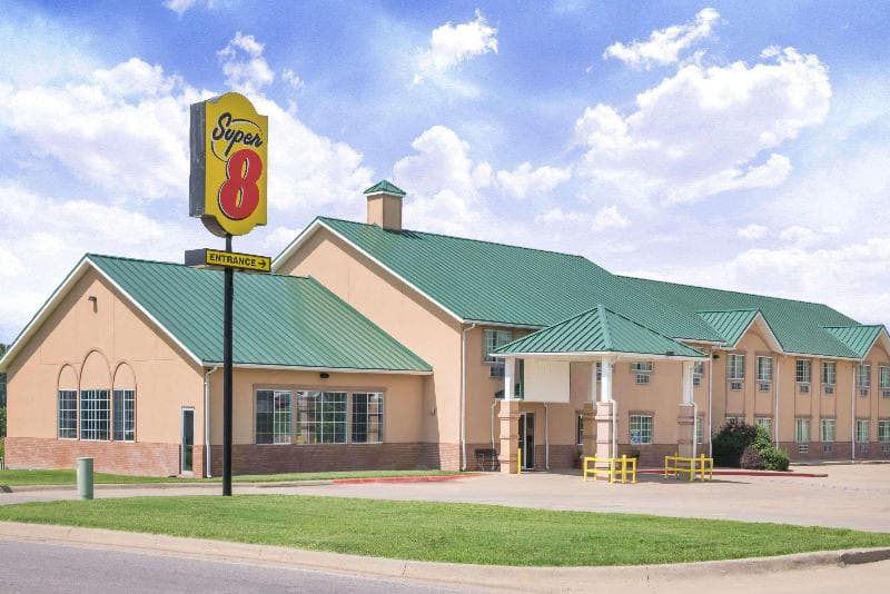 Super 8 By Wyndham Winfield/Quail Ridge Area photo 1
