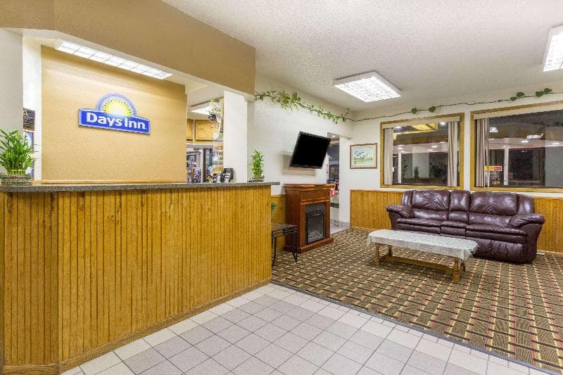 Days Inn By Wyndham Paxton 4