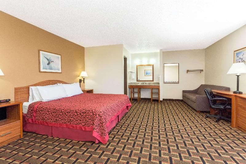 Days Inn By Wyndham Paxton 3