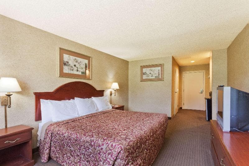 Days Inn & Suites By Wyndham Wynne 2