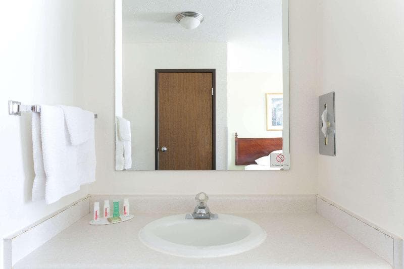Super 8 By Wyndham Montpelier 5