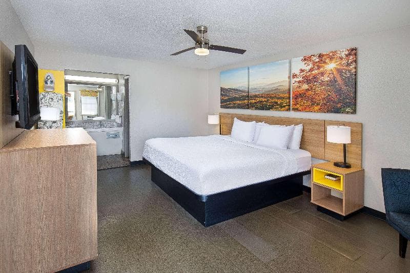 Days Inn By Wyndham Holladay photo 1