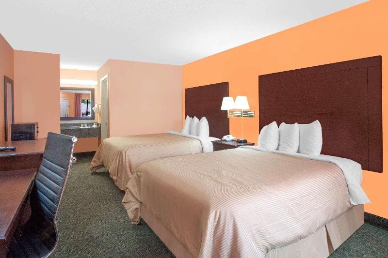 Days Inn By Wyndham Moulton photo 1