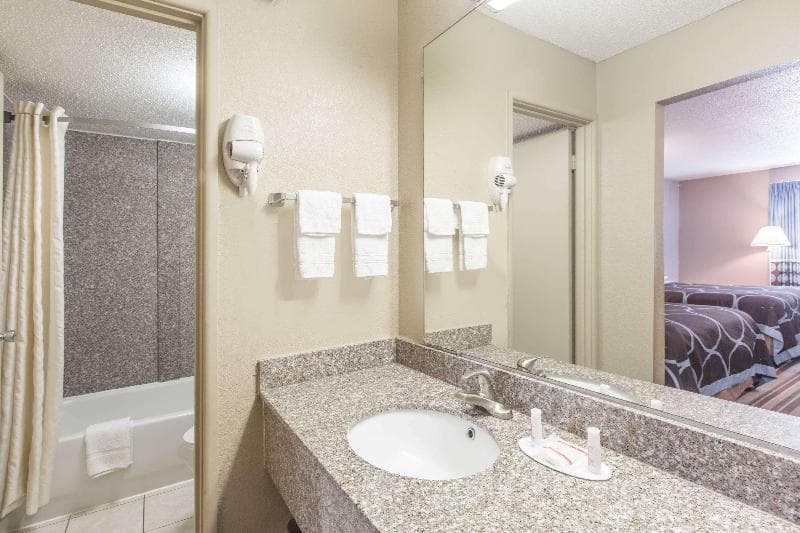 Super 8 By Wyndham Caryville 2