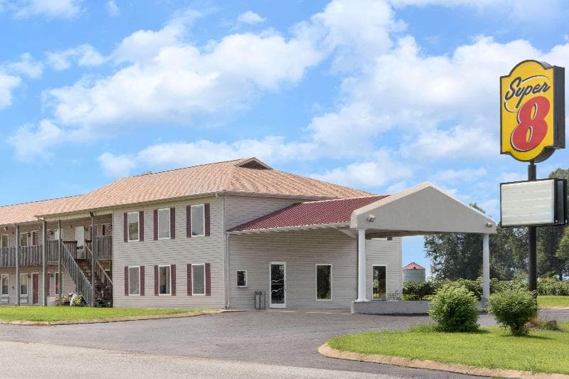 Super 8 By Wyndham Whiteville 5