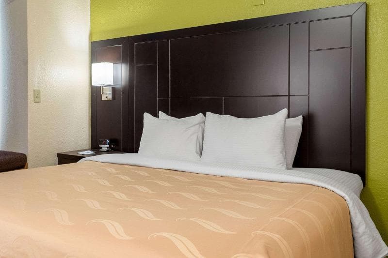 Quality Inn & Suites Robbinsville Nc 3