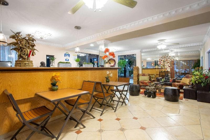 Days Inn By Wyndham Lake City 4