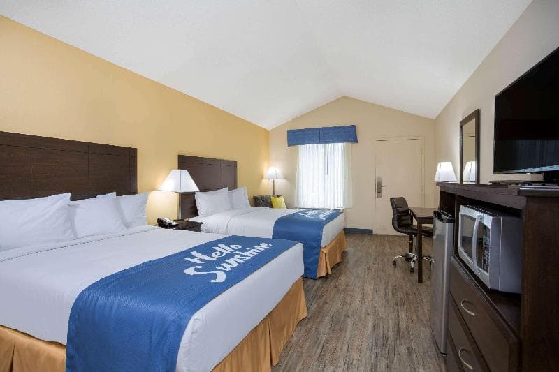 Days Inn By Wyndham Lake City 3