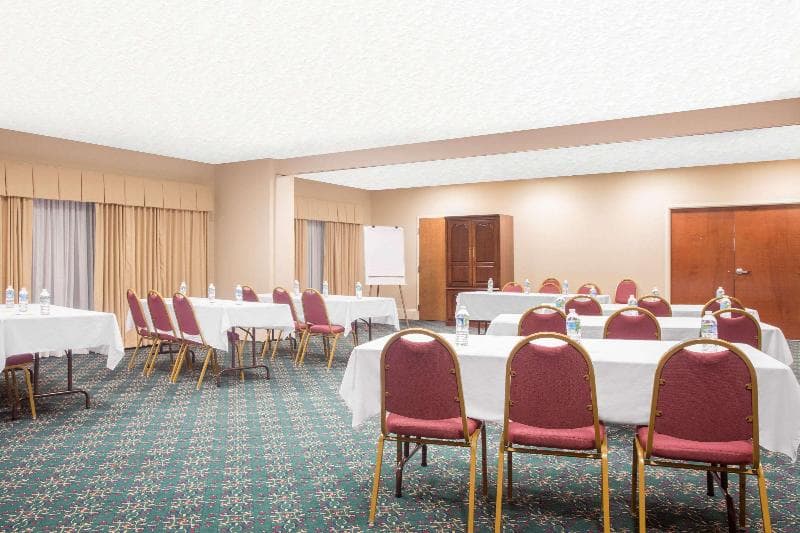 Days Inn By Wyndham Metter 1