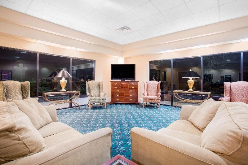 Days Inn By Wyndham Metter 5