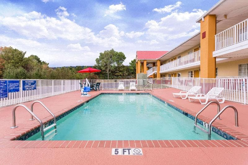 Days Inn By Wyndham Trenton 5