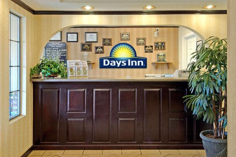 Days Inn & Suites By Wyndham Fort Valley 4